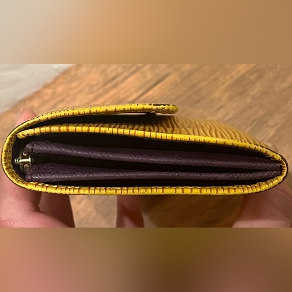Authentic Louis Vuitton Long Epi Leather Wallet🌷 - Picture 9 of 13